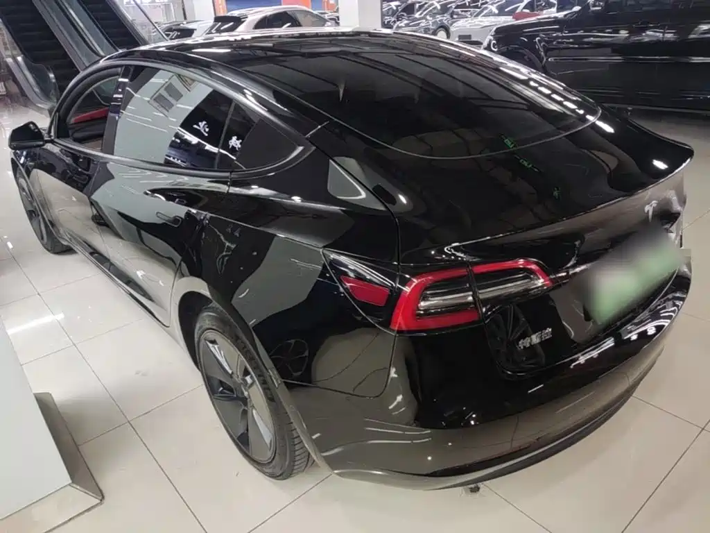 Tesla Model 3 — фото 5
