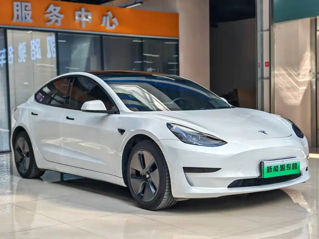 Tesla Model 3 — фото 2