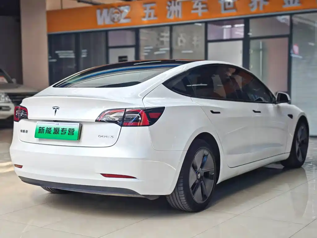 Tesla Model 3 — фото 6