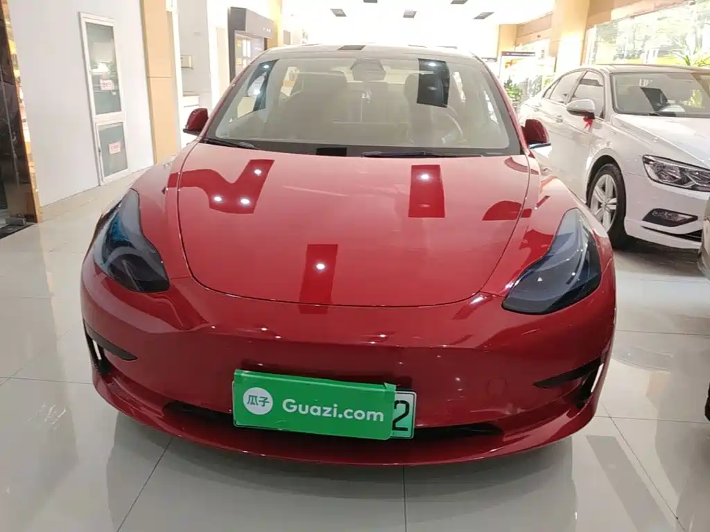 Tesla Model 3 — фото 3
