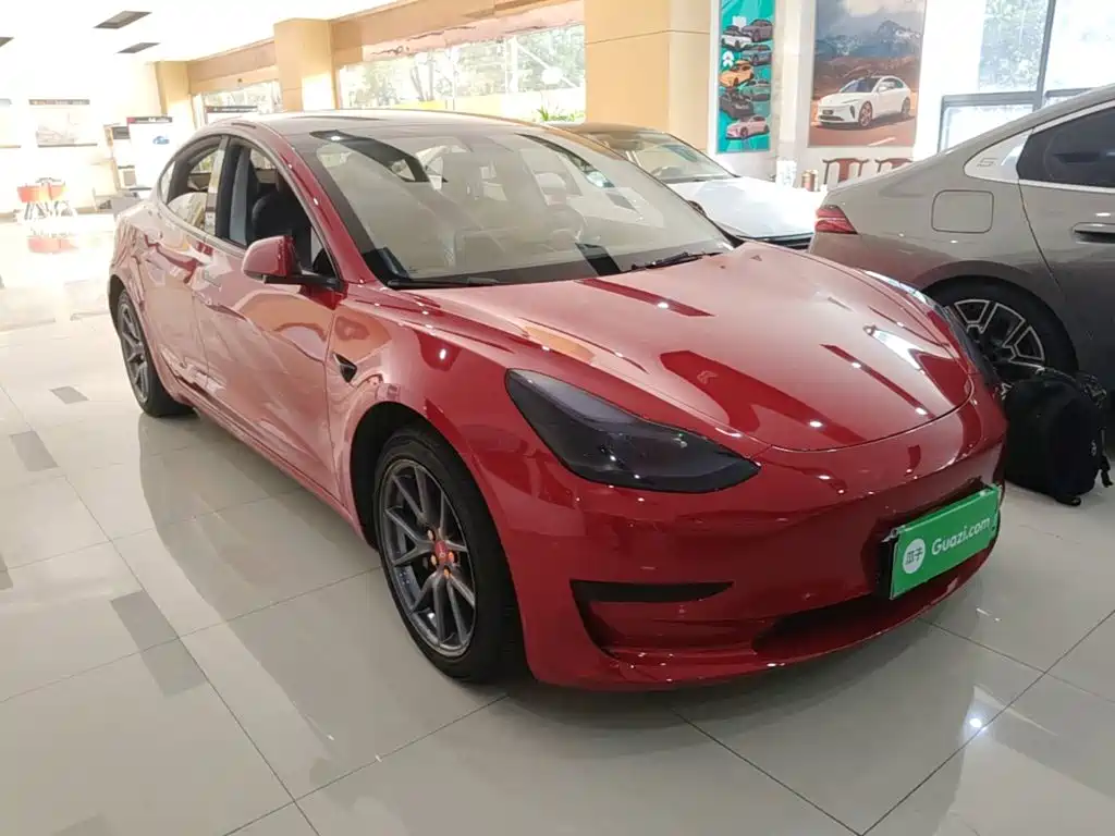 Tesla Model 3 — фото 4