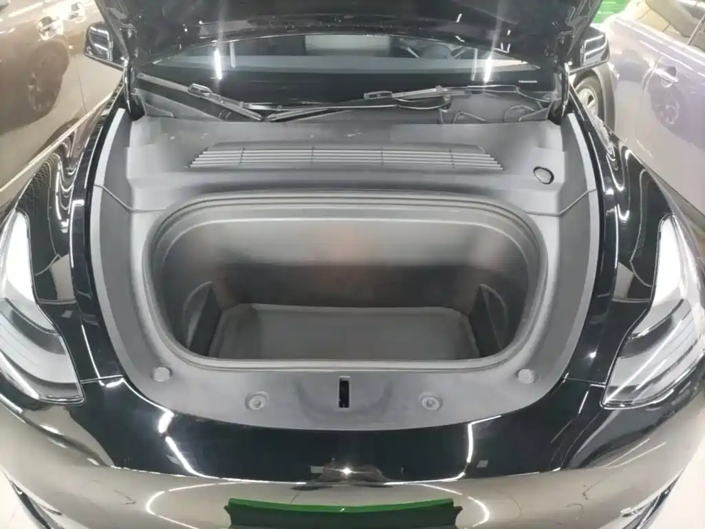 Tesla Model Y — фото 20
