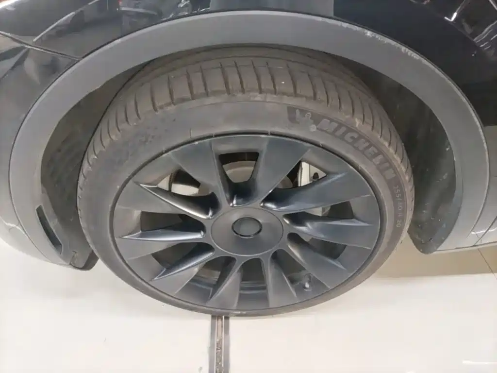 Tesla Model Y — фото 23