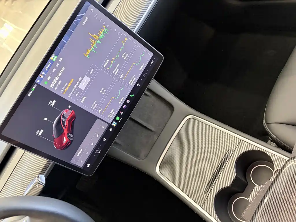 Tesla Model 3 — фото 14