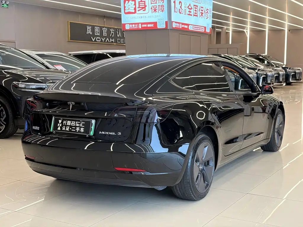 Tesla Model 3 — фото 4