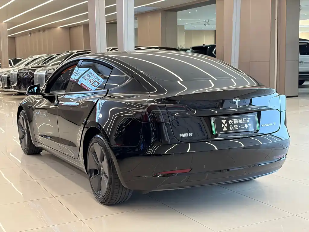 Tesla Model 3 — фото 6