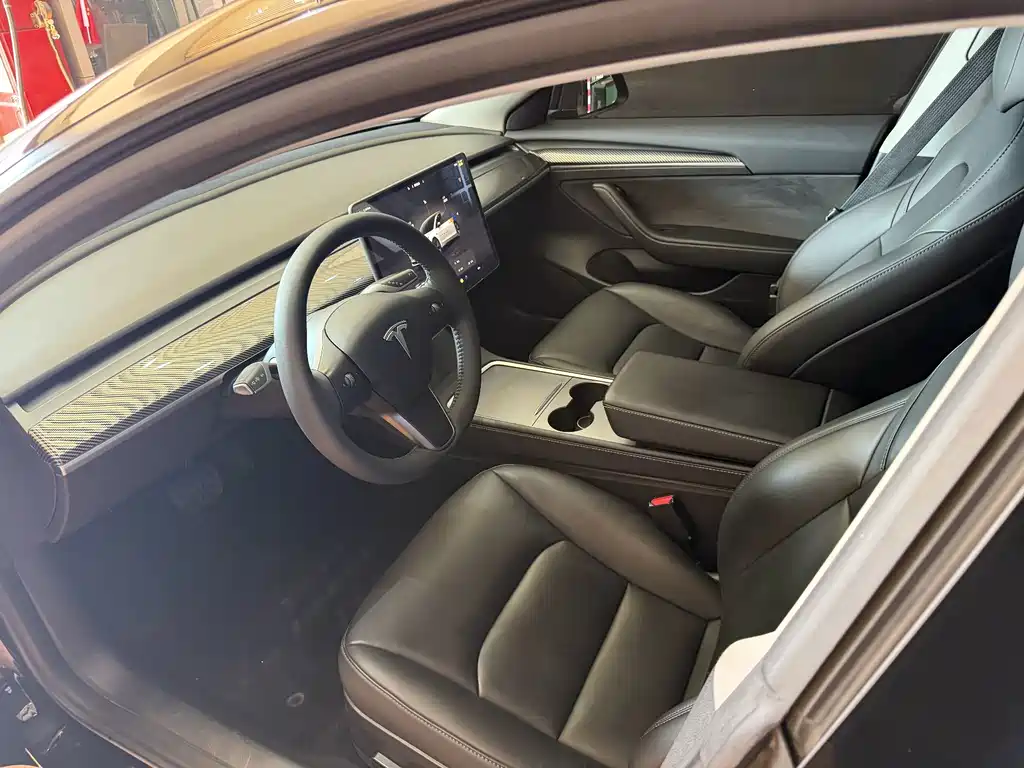 Tesla Model 3 — фото 6
