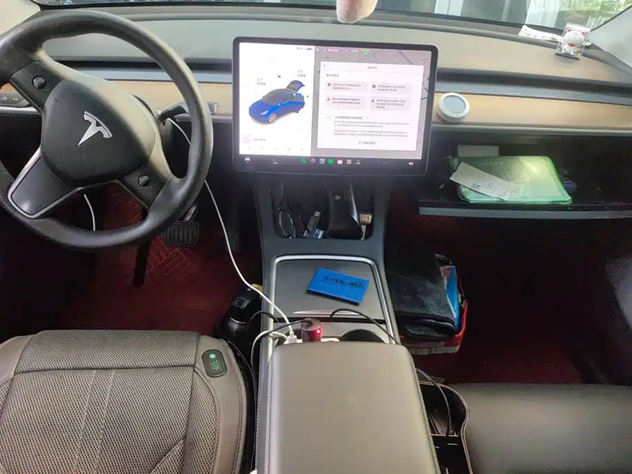 Tesla Model Y — фото 13