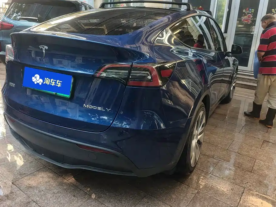 Tesla Model Y — фото 3