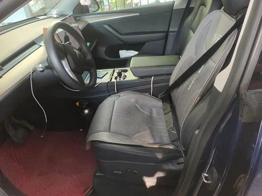 Tesla Model Y — фото 9