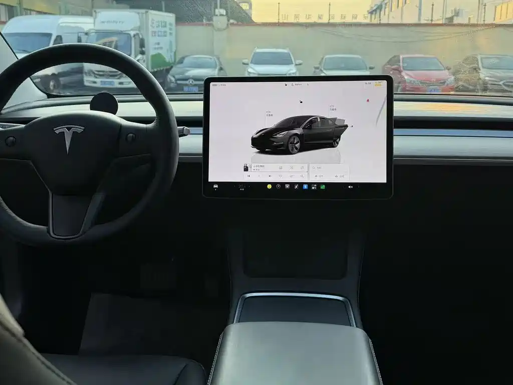Tesla Model 3 — фото 4