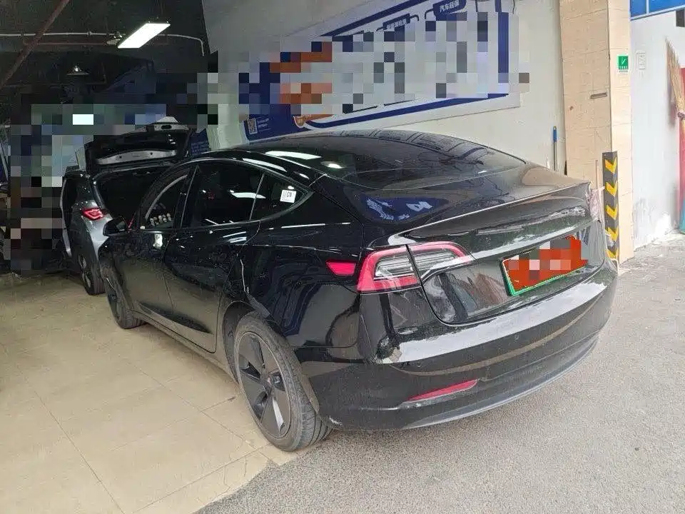 Tesla Model 3 — фото 3