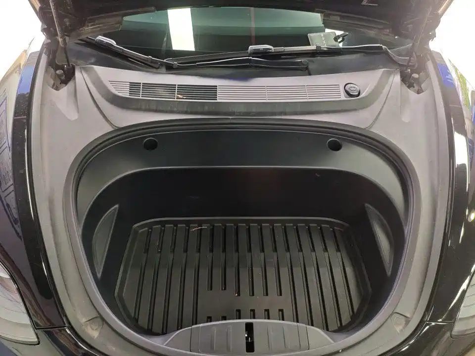 Tesla Model 3 — фото 10
