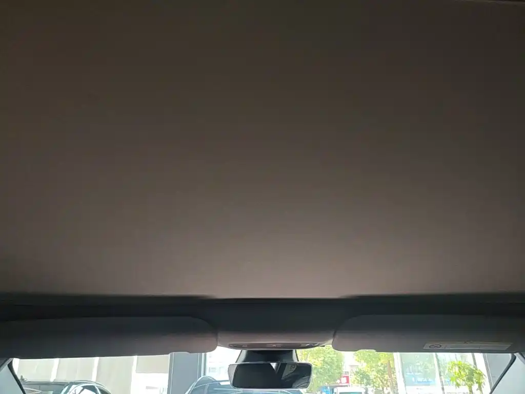 Tesla Model 3 — фото 18
