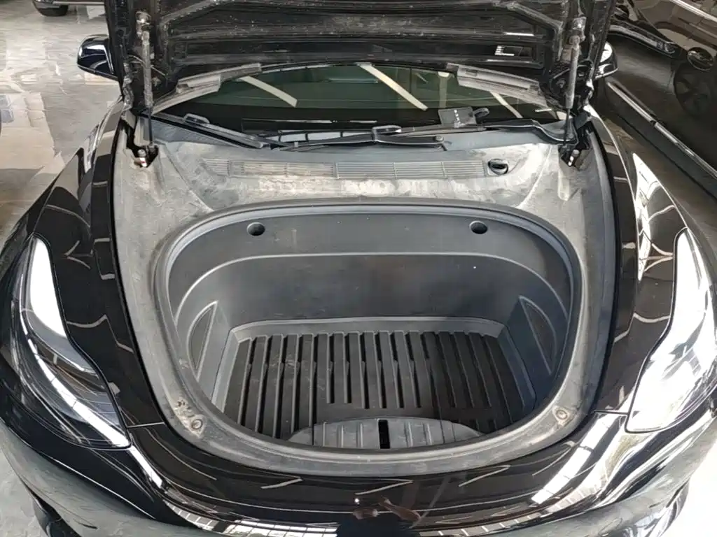 Tesla Model 3 — фото 20