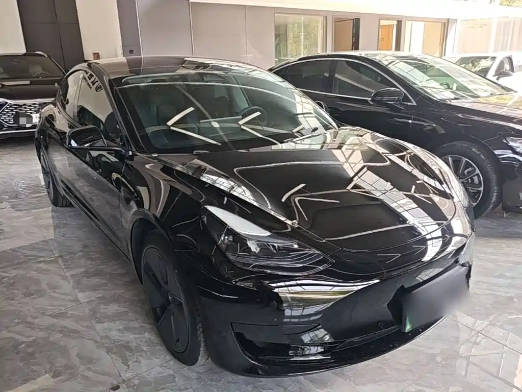 Tesla Model 3 — фото 4
