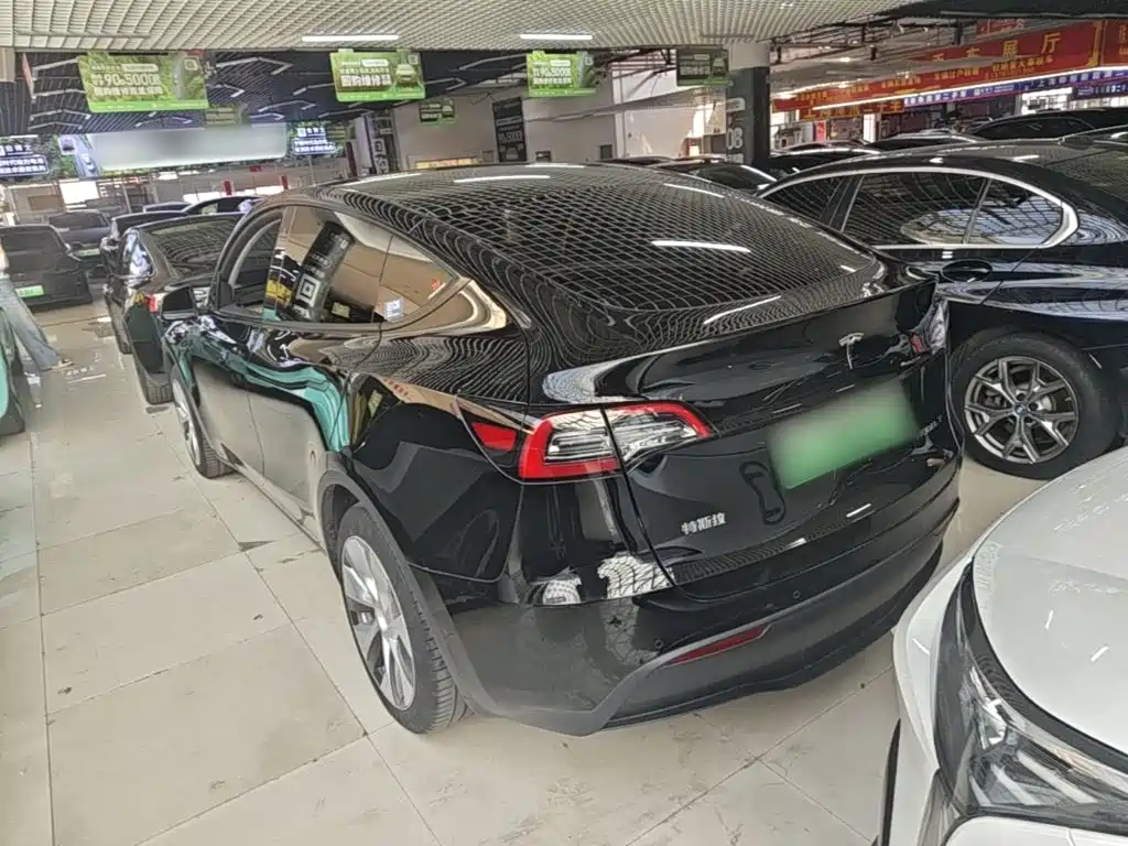 Tesla Model Y — фото 5