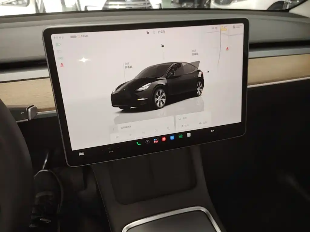 Tesla Model Y — фото 13