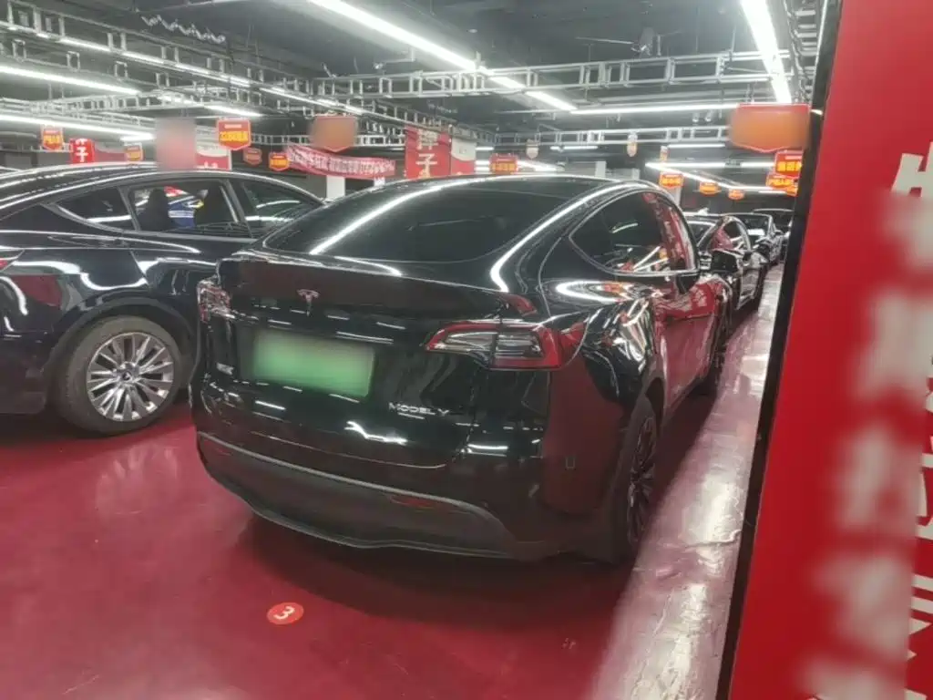Tesla Model Y — фото 7
