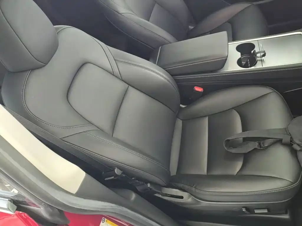 Tesla Model Y — фото 25