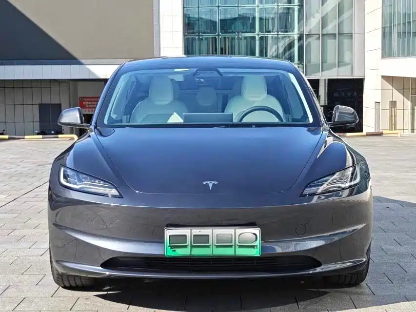 Tesla Model 3 — фото 2