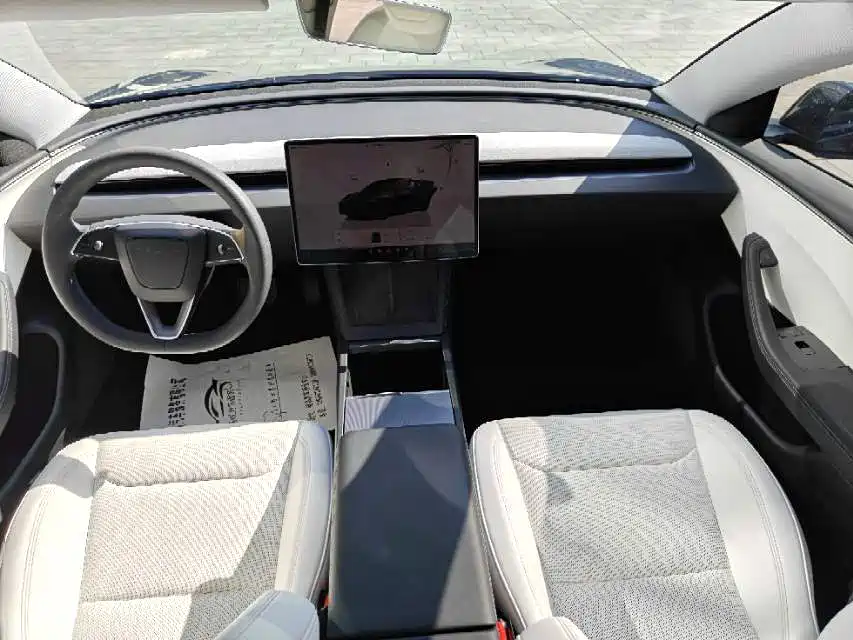 Tesla Model 3 — фото 6