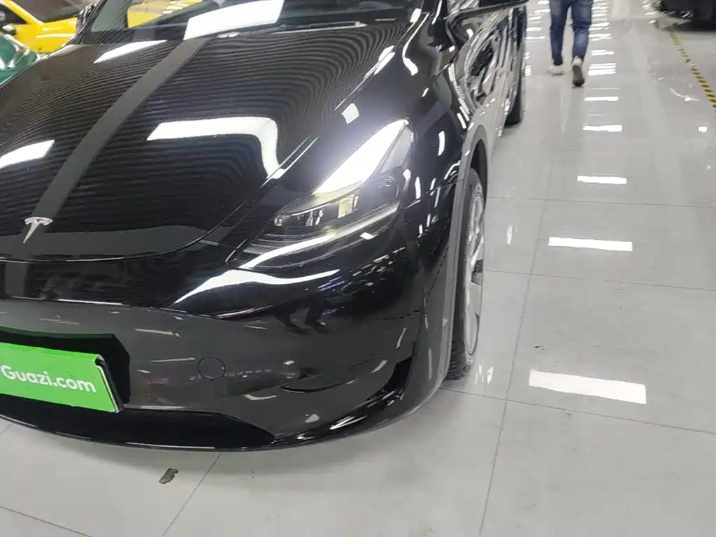 Tesla Model Y — фото 24