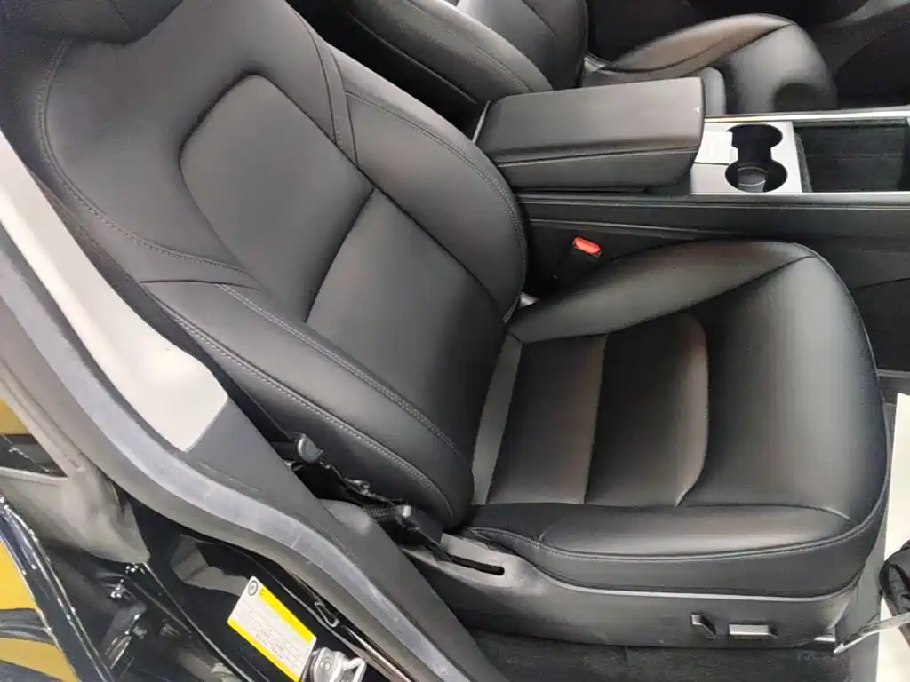 Tesla Model Y — фото 25