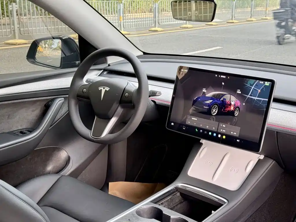 Tesla Model Y — фото 6