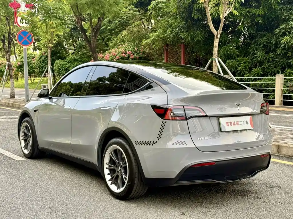 Tesla Model Y — фото 7