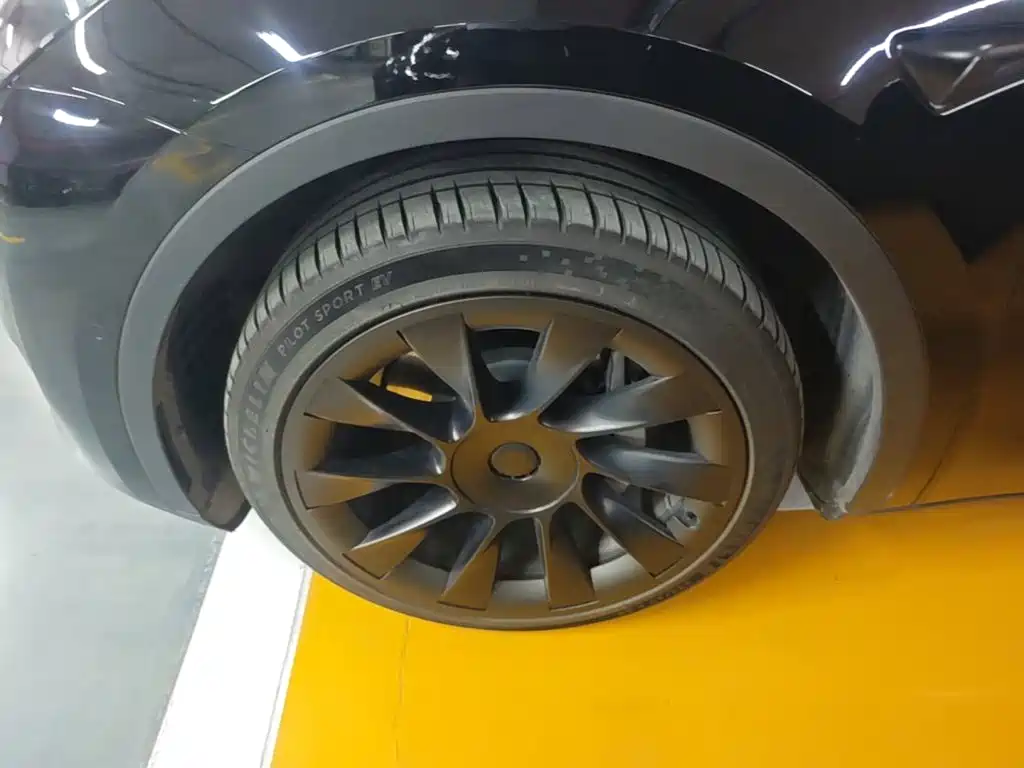 Tesla Model Y — фото 23