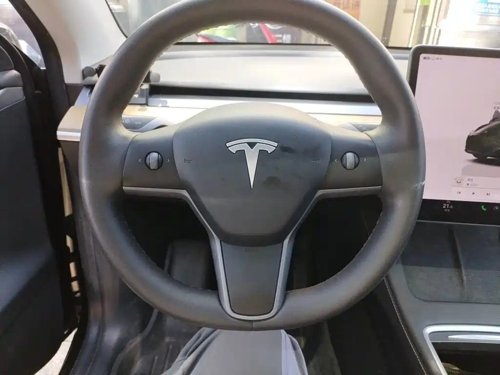 Tesla Model Y — фото 6