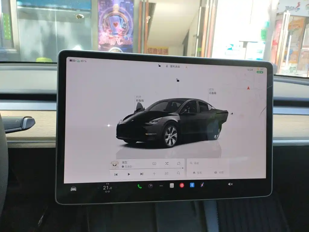 Tesla Model Y — фото 7