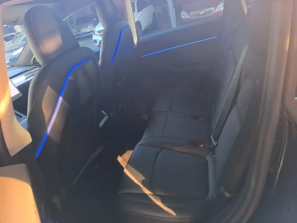 Tesla Model Y — фото 17