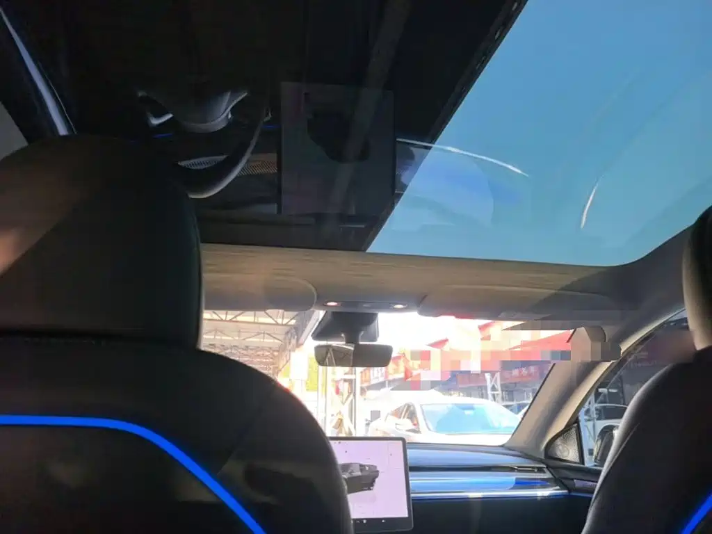 Tesla Model Y — фото 18