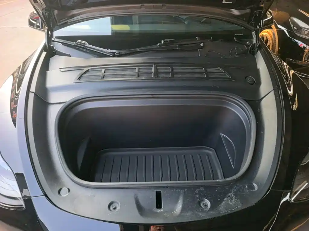 Tesla Model Y — фото 20