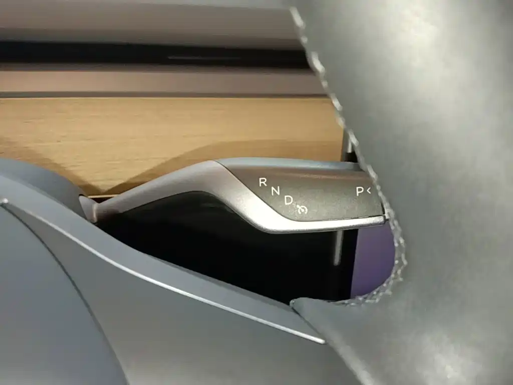 Tesla Model Y — фото 14