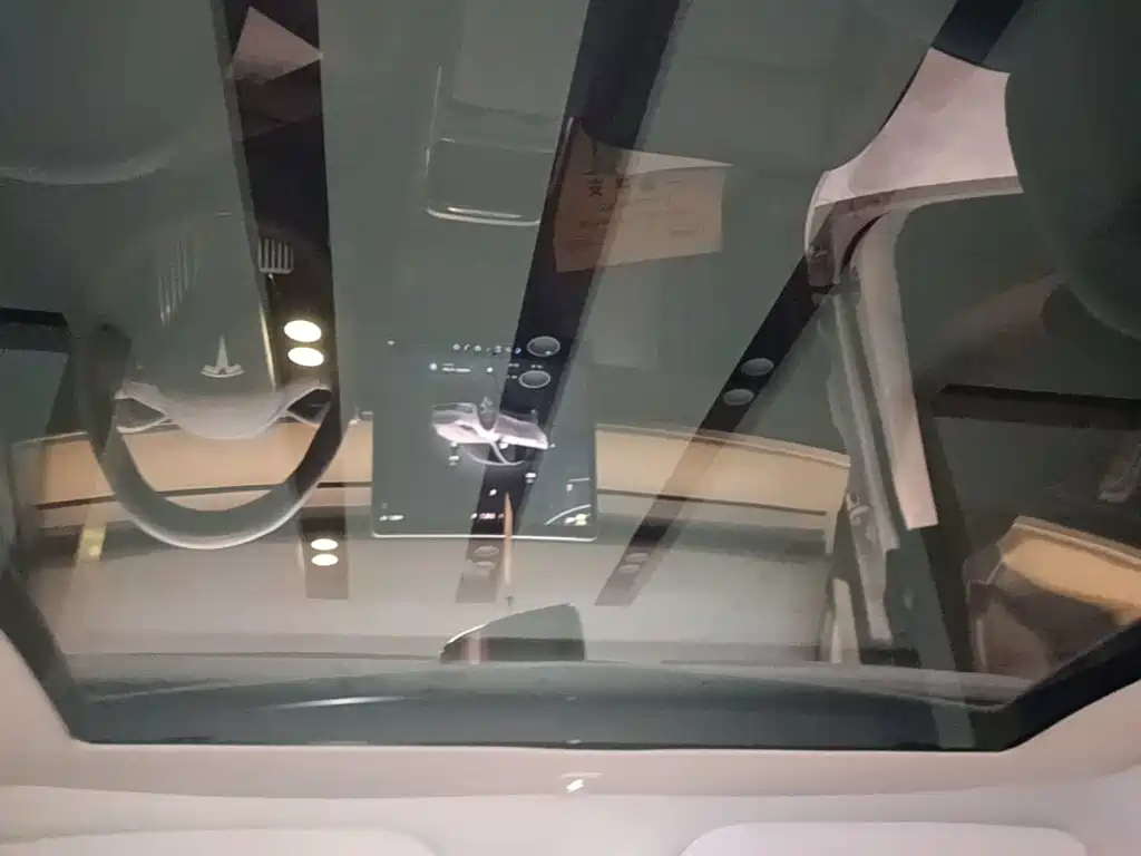 Tesla Model Y — фото 18