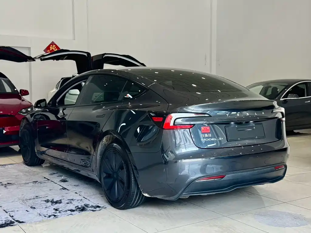 Tesla Model 3 — фото 13