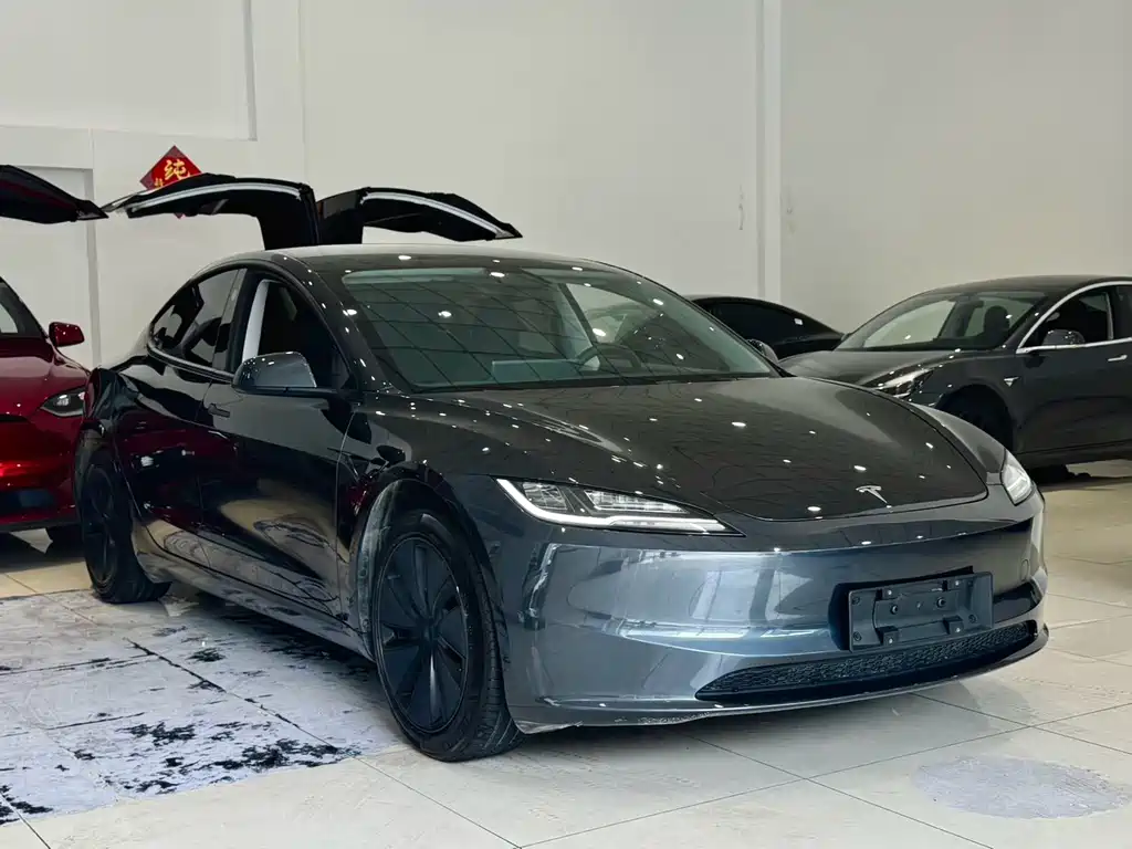 Tesla Model 3 — фото 3