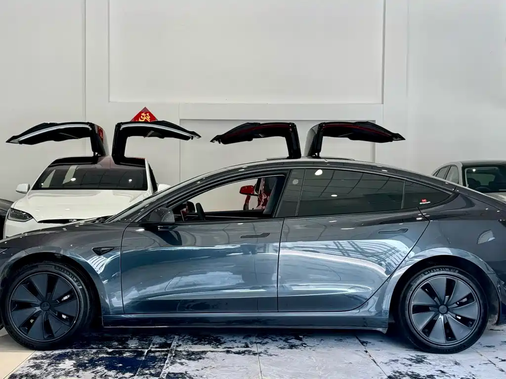 Tesla Model 3 — фото 7