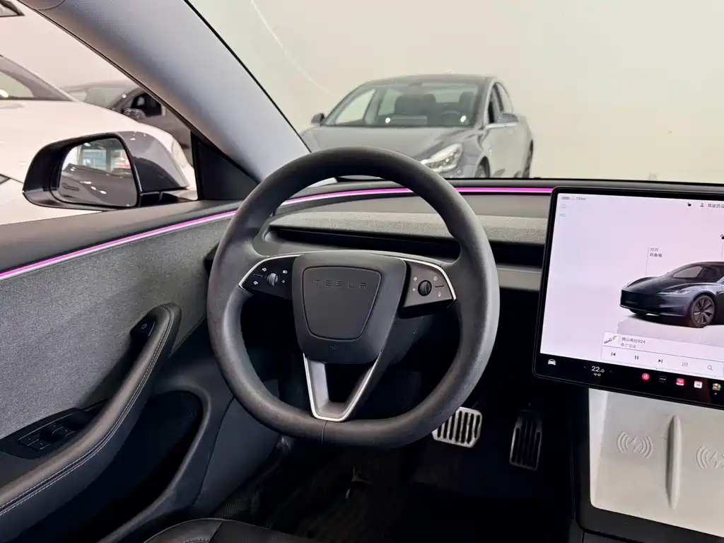 Tesla Model 3 — фото 10