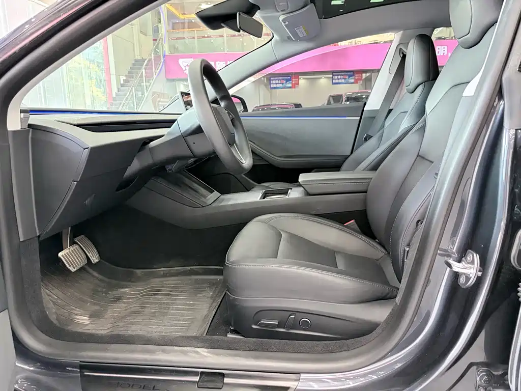 Tesla Model 3 — фото 15