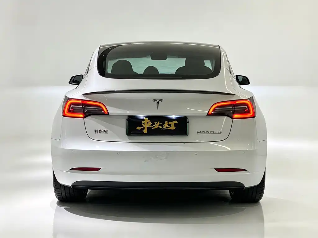 Tesla Model 3 — фото 8