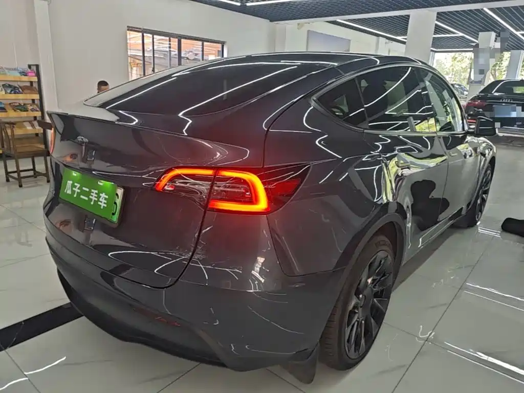 Tesla Model Y — фото 7