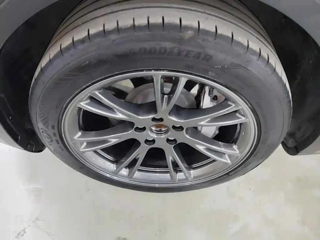 Tesla Model Y — фото 23