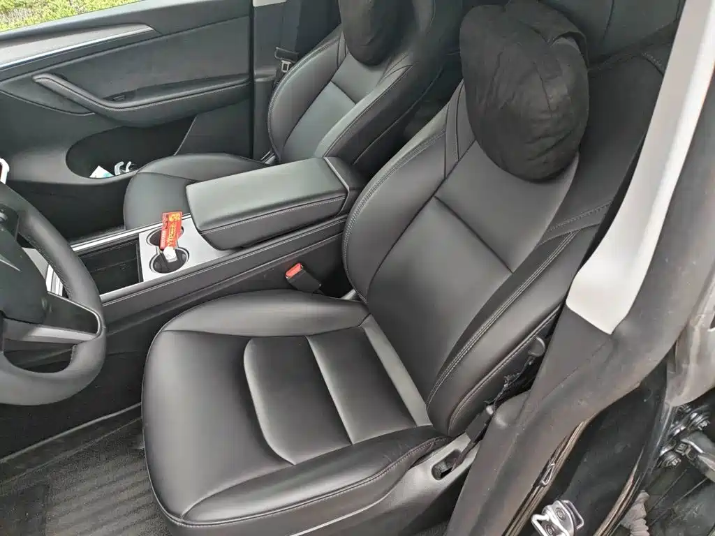 Tesla Model Y — фото 11