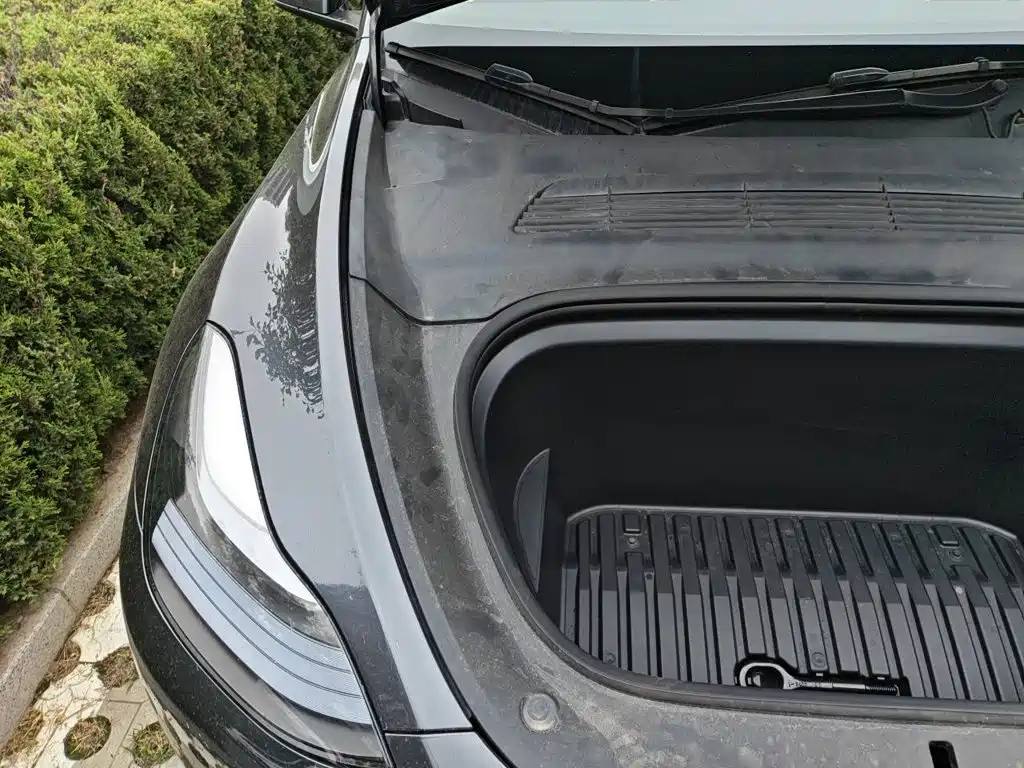 Tesla Model Y — фото 21