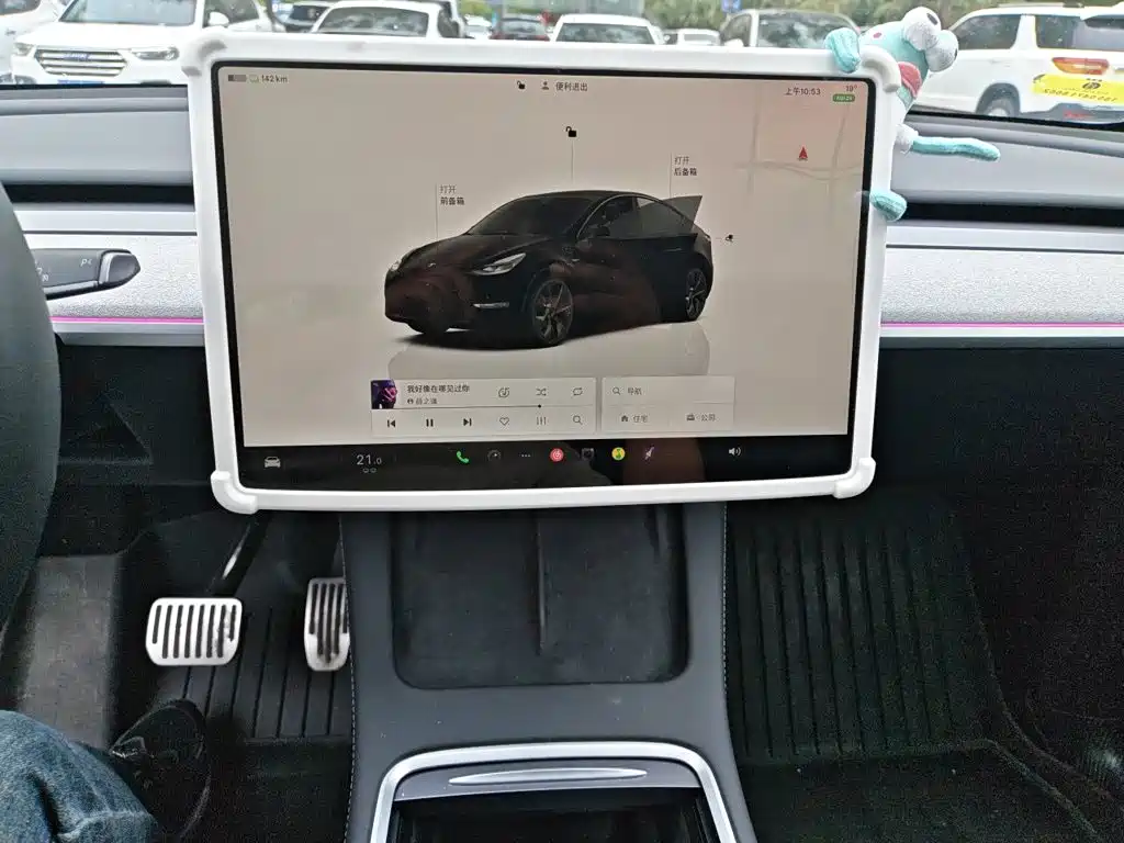 Tesla Model Y — фото 9