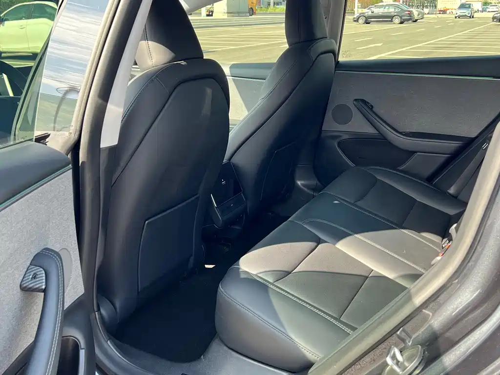 Tesla Model 3 — фото 5